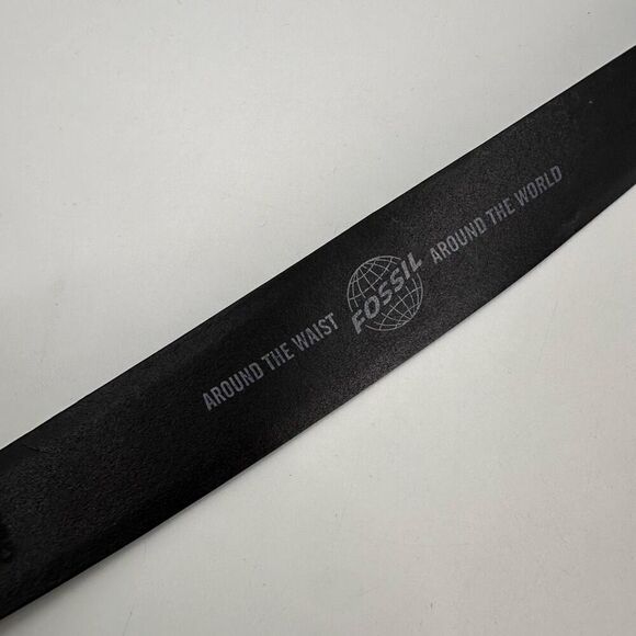 Fossil Mens Italian Full Grain Cowhide Silver Buckle Waist Belt Black Size 90/36 - Picture 4 of 12